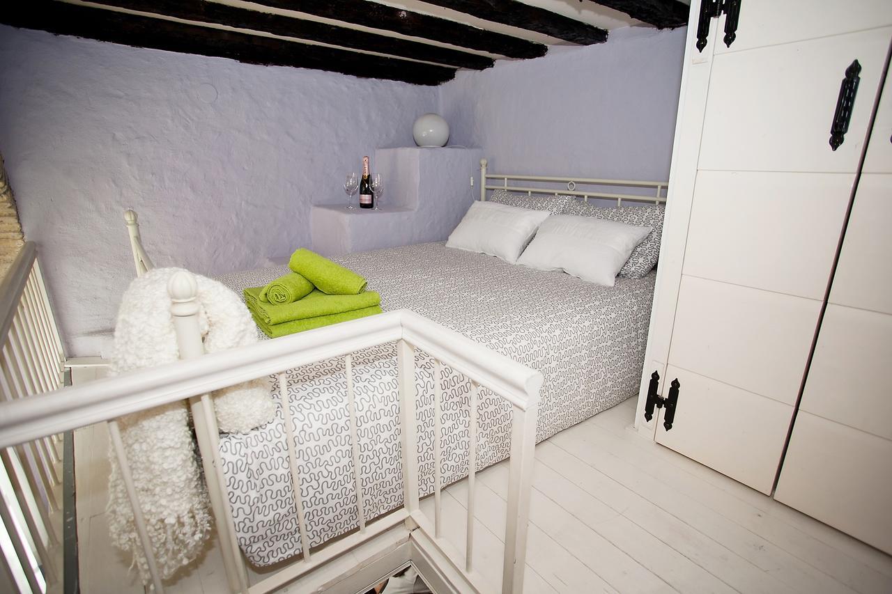 Aurora Tiny Apartment