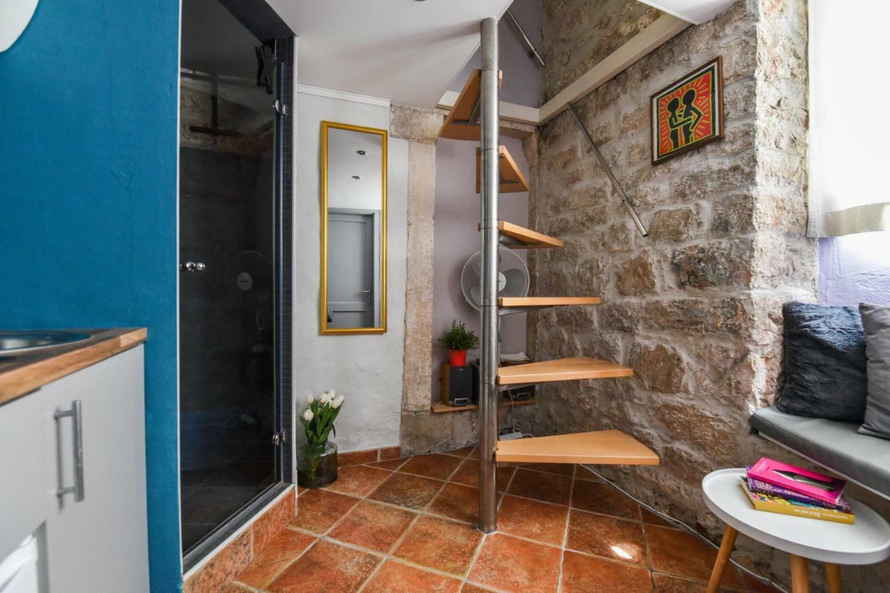 Aurora Tiny Apartment