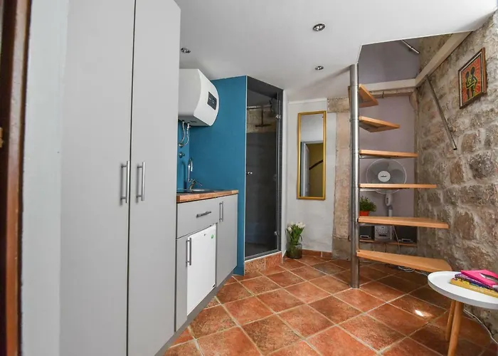 Aurora Tiny Apartment